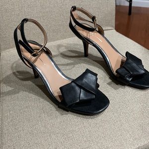 Ankle strap open toe/heel sandal